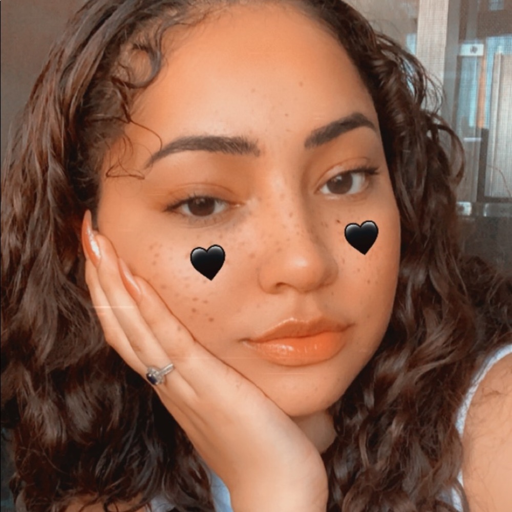 Meet your Posher, Yoselyn